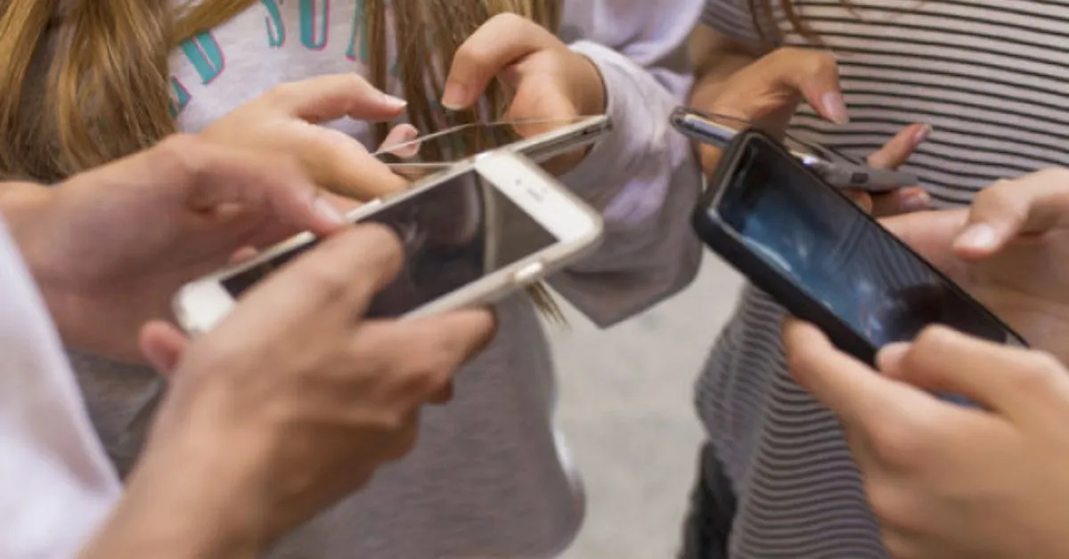 Australian Banks Join Effort to Enforce Teen Social Media Ban Australian Banks Join Effort to Enforce Teen Social Media Ban