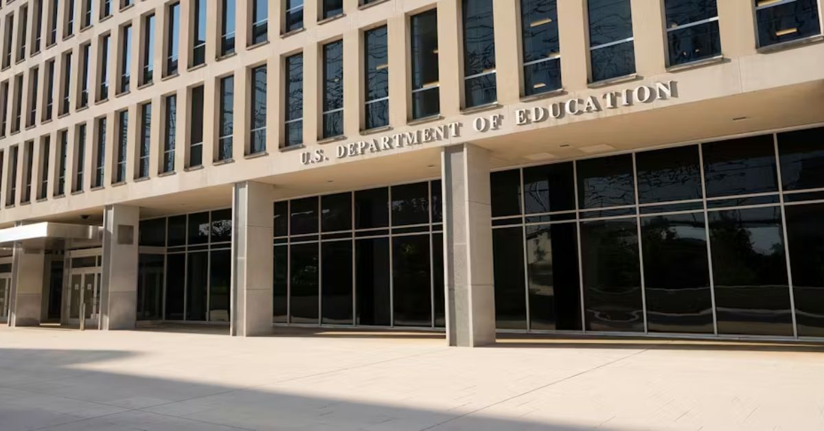 US Education Dept Urges Colleges to Cut Defaults